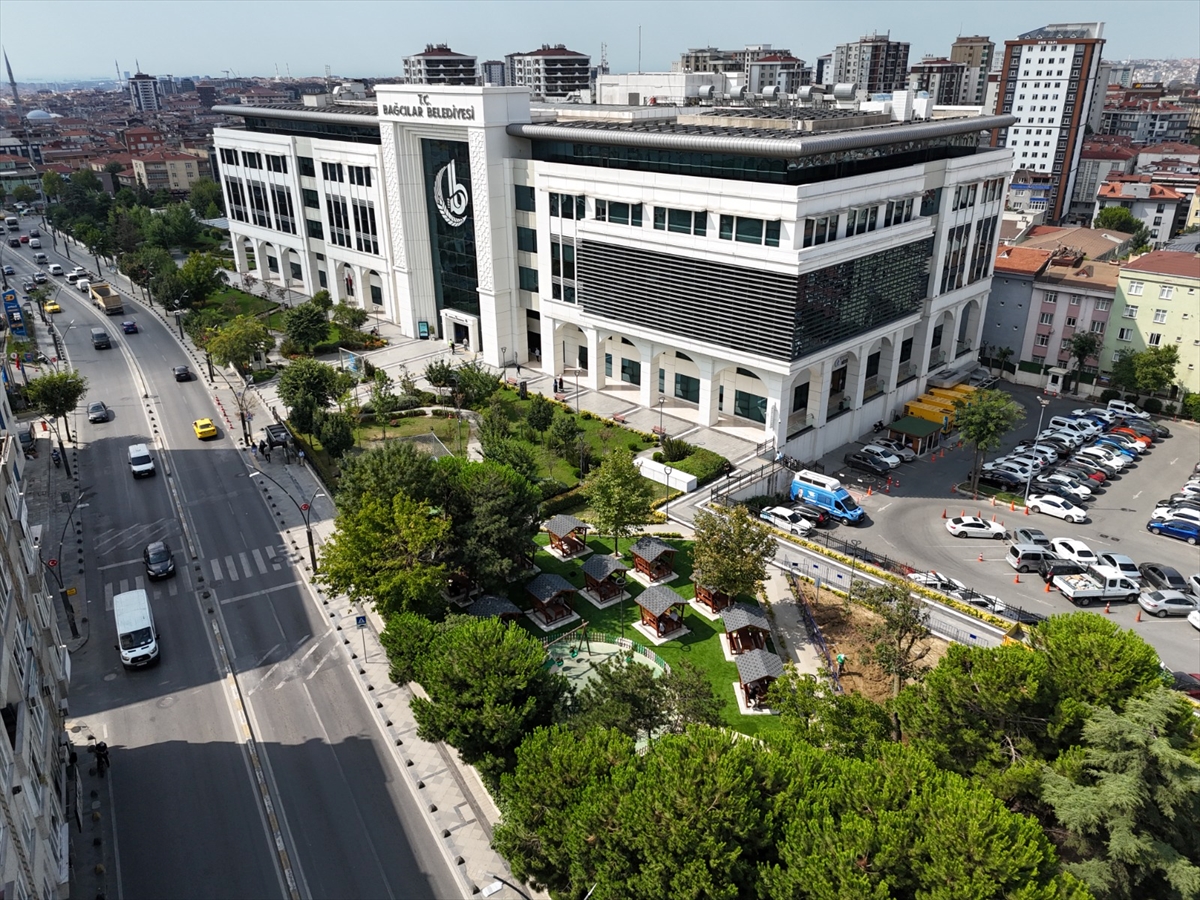 Bağcılar Belediye Başkanı Yıldız: Bahçe sosyal alana dönüştü