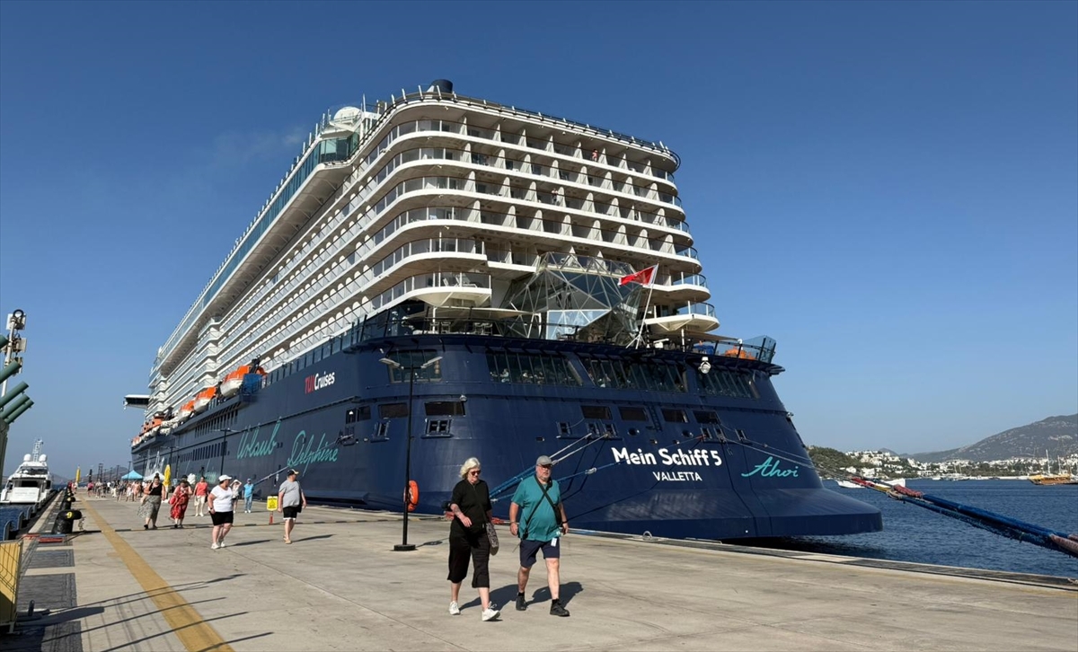 Bodrum'a Mein Schiff 5 kruvaziyeri ile 2756 turist geldi