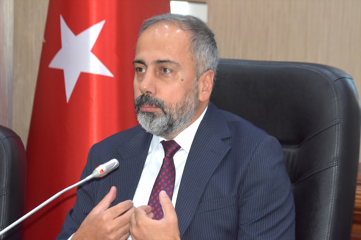 Rektör Hamdullah Şevli: Van MAT-BİL öğrencilerini ödüllendirdi