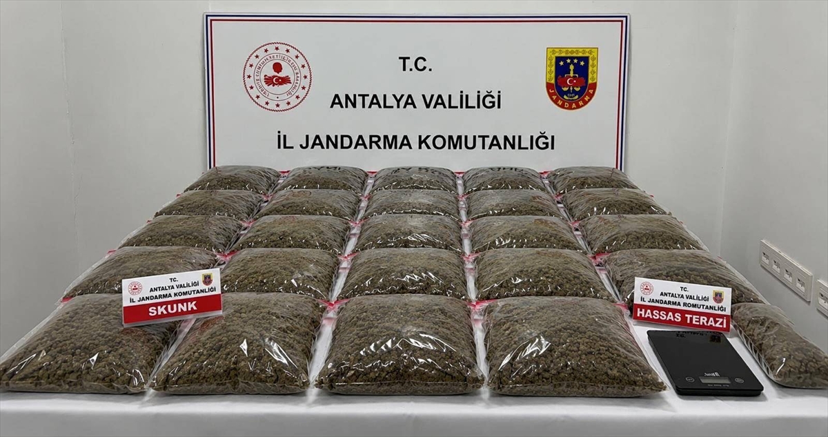 Antalya ve Bursa'da uyuşturucu operasyonu: 13 şüpheli yakalandı