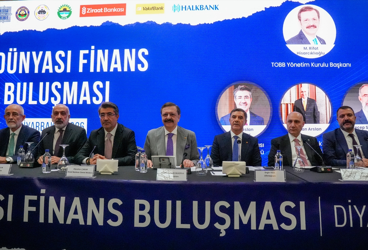 Hisarcıklıoğlu: Bankalar faiz indirimini ticari krediye yansıtsın