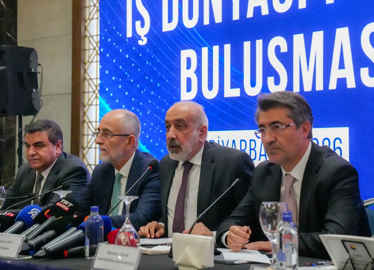 Hisarcıklıoğlu: Bankalar faiz indirimini ticari krediye yansıtsın