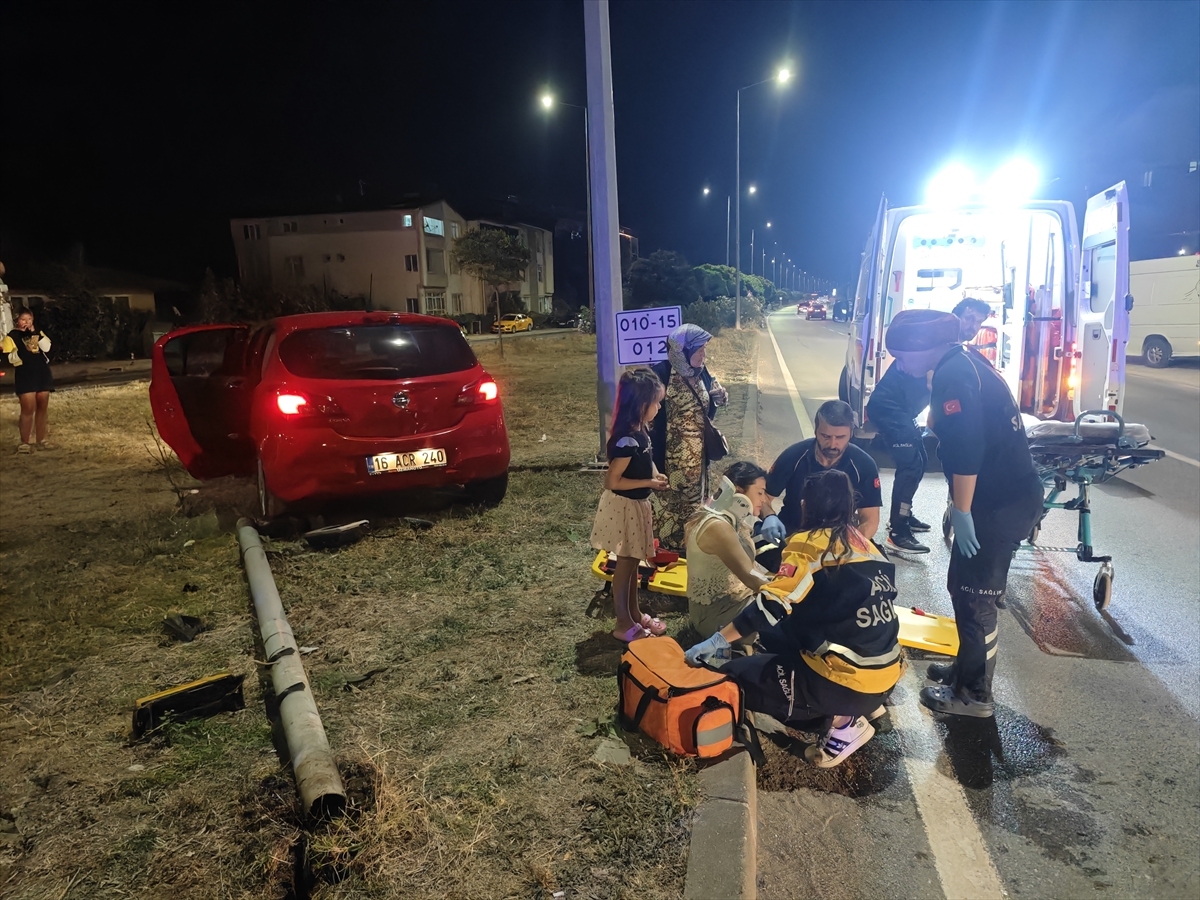 Samsun'da trafik kazası: İki otomobil çarpıştı, 10 yaralı