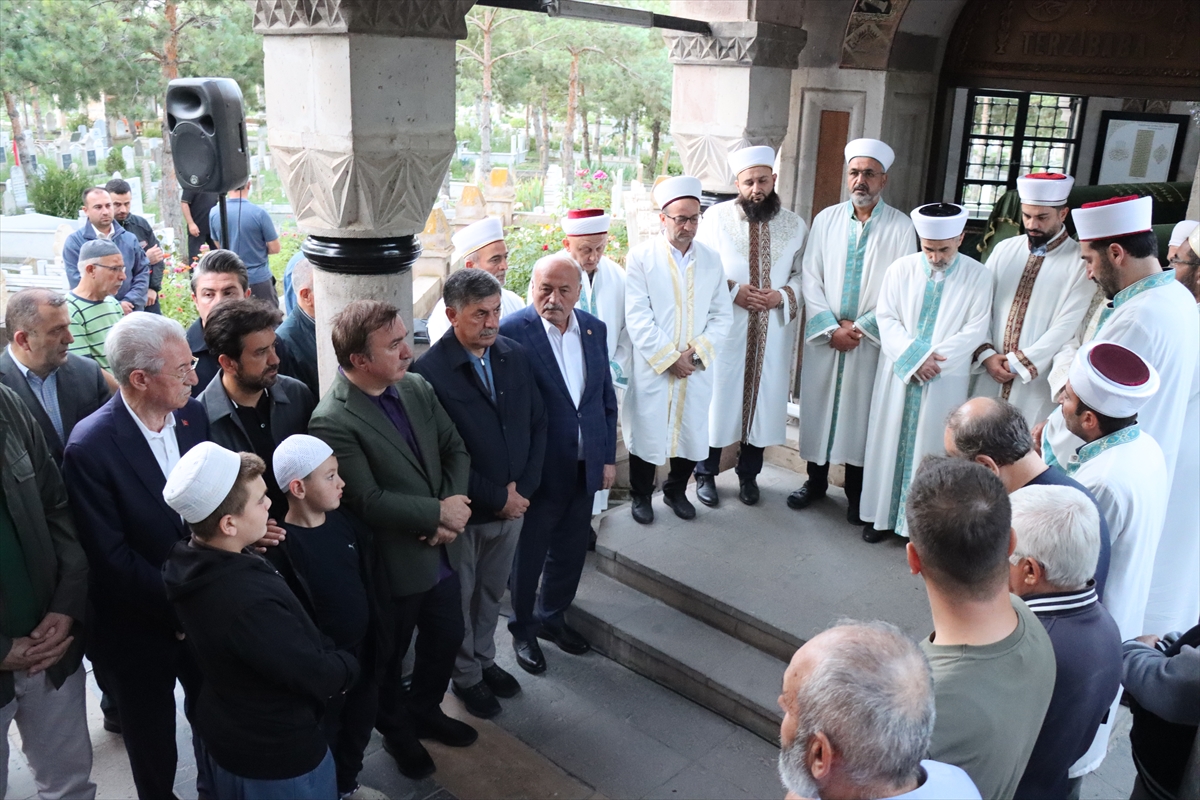 Erzincan'ın manevi şahsiyeti Terzibaba dualarla anıldı