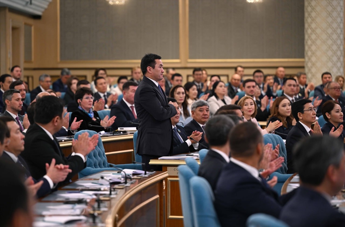 Tokayev: Kurultay'ın ilk oturumu tarihi dönüm noktası