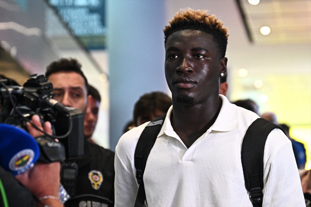 Ganalı futbolcu Oppong, Fenerbahçe için İstanbul'da