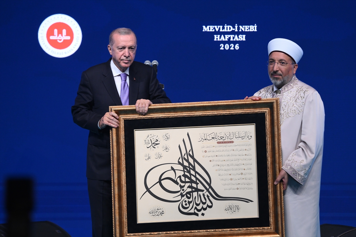 Cumhurbaşkanı Erdoğan: "İsrail'in savaş bağımlısı mevcut hükümeti, komşularından başlayarak tüm bölgemizi istikrarsızlığa sürüklemek için her türlü tahriki deniyor."