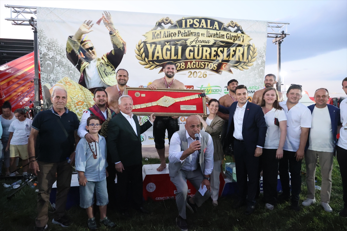 Erkan Taş: Kel Aliço Güreşleri'nin başpehlivanı oldu
