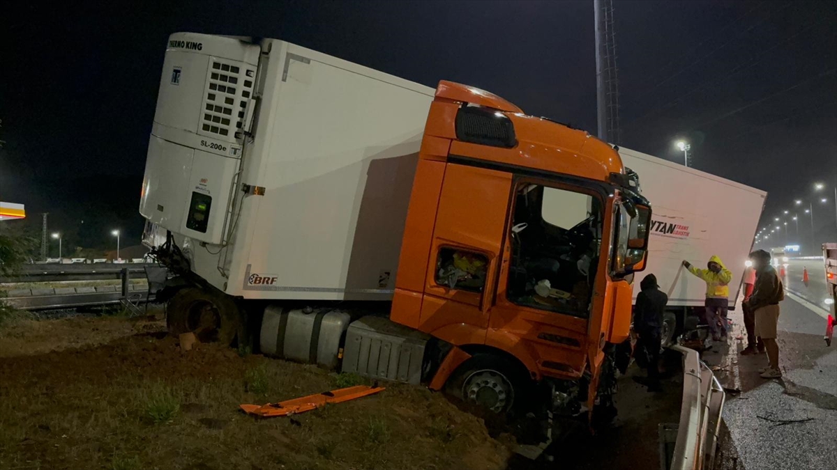 İstanbul'da sağanak: Çok sayıda kaza, trafik aksadı