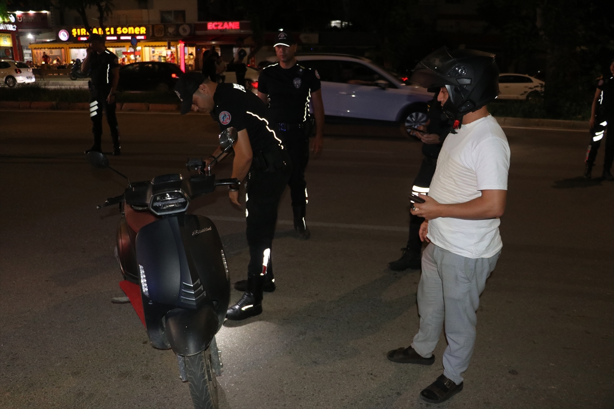 Adana'da Helikopterli Denetim: 35 Şüpheli Yakalandı