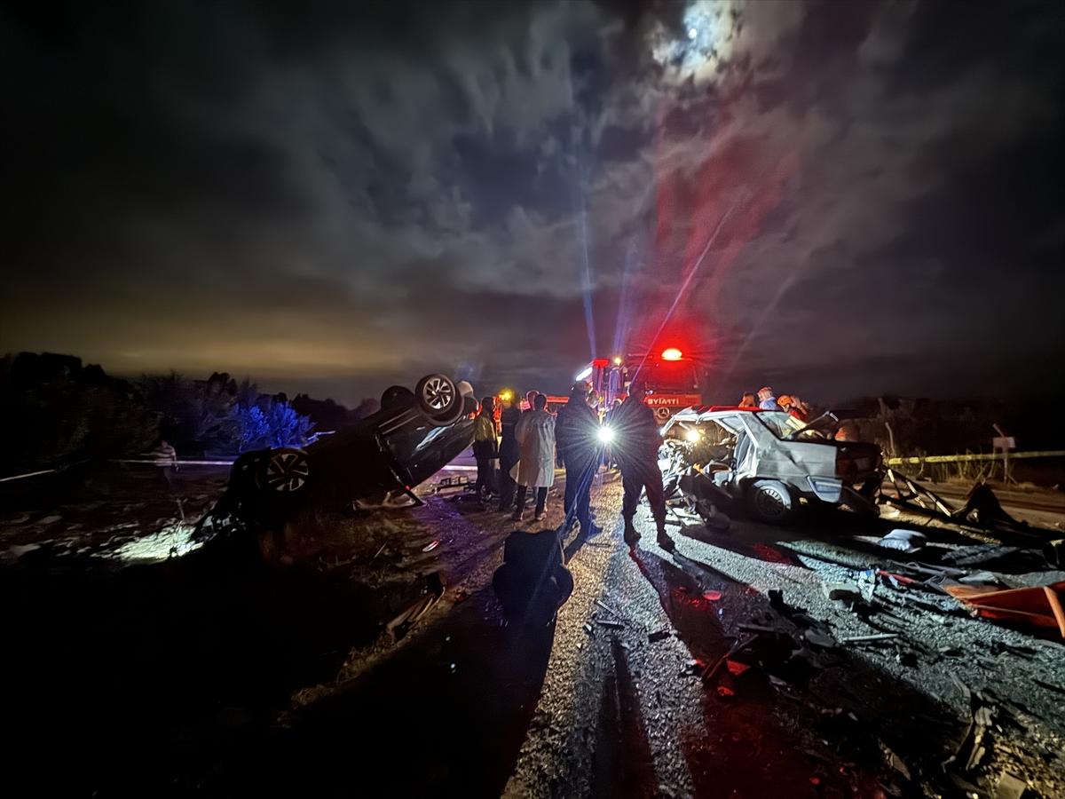 Karaman'da iki otomobilin çarpıştığı kazada 1 kişi öldü, 1 kişi yaralandı