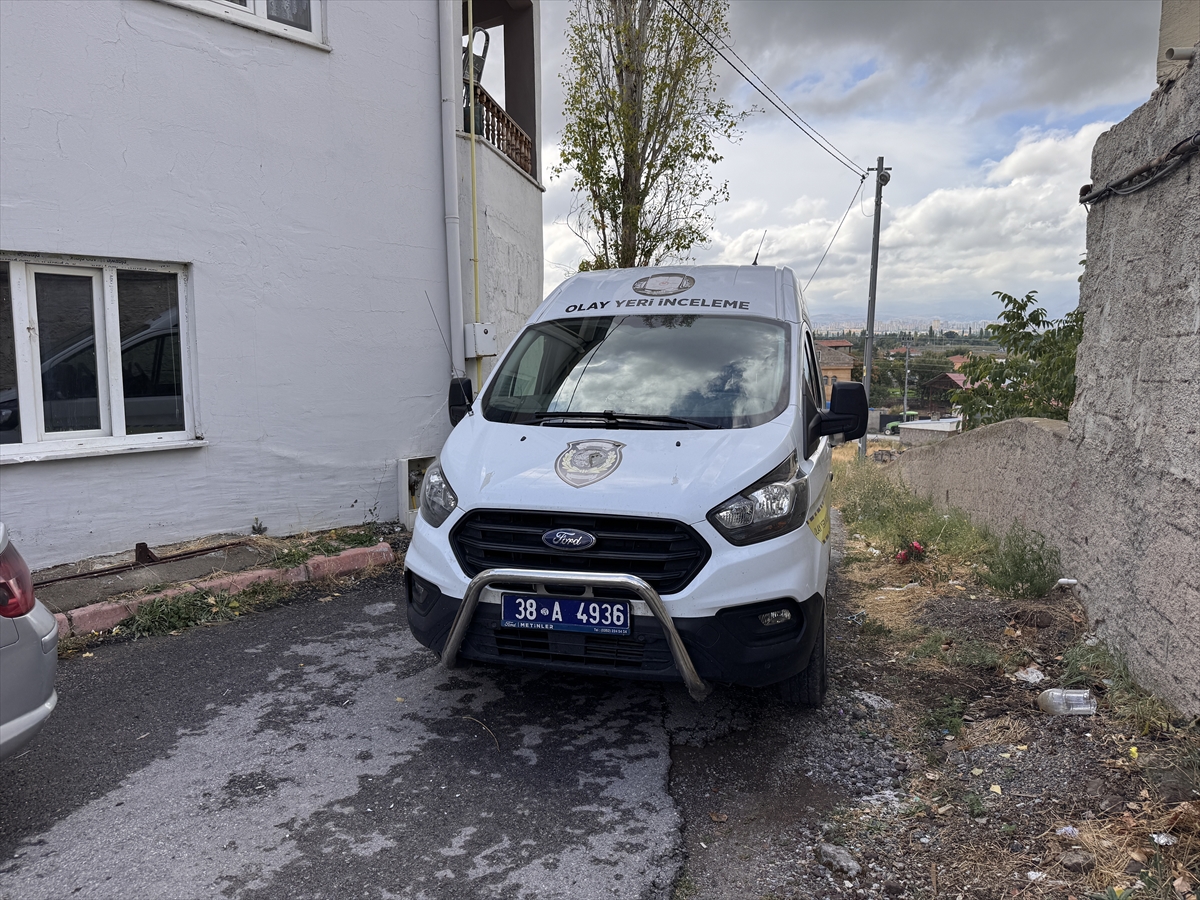 Kayseri'de bir kişi silahla vurularak ağır yaralandı