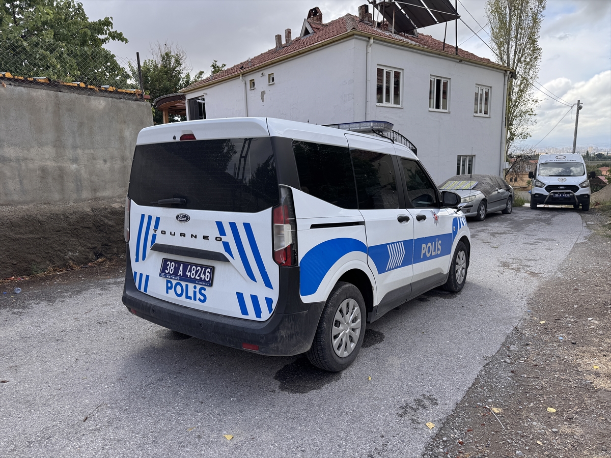 Kayseri'de bir kişi silahla vurularak ağır yaralandı