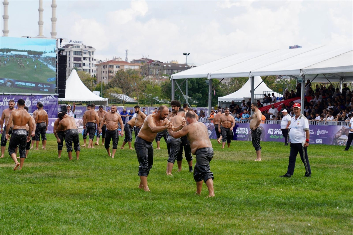 İstanbul'da Ulugazi Yağlı Güreş Festivali düzenlendi
