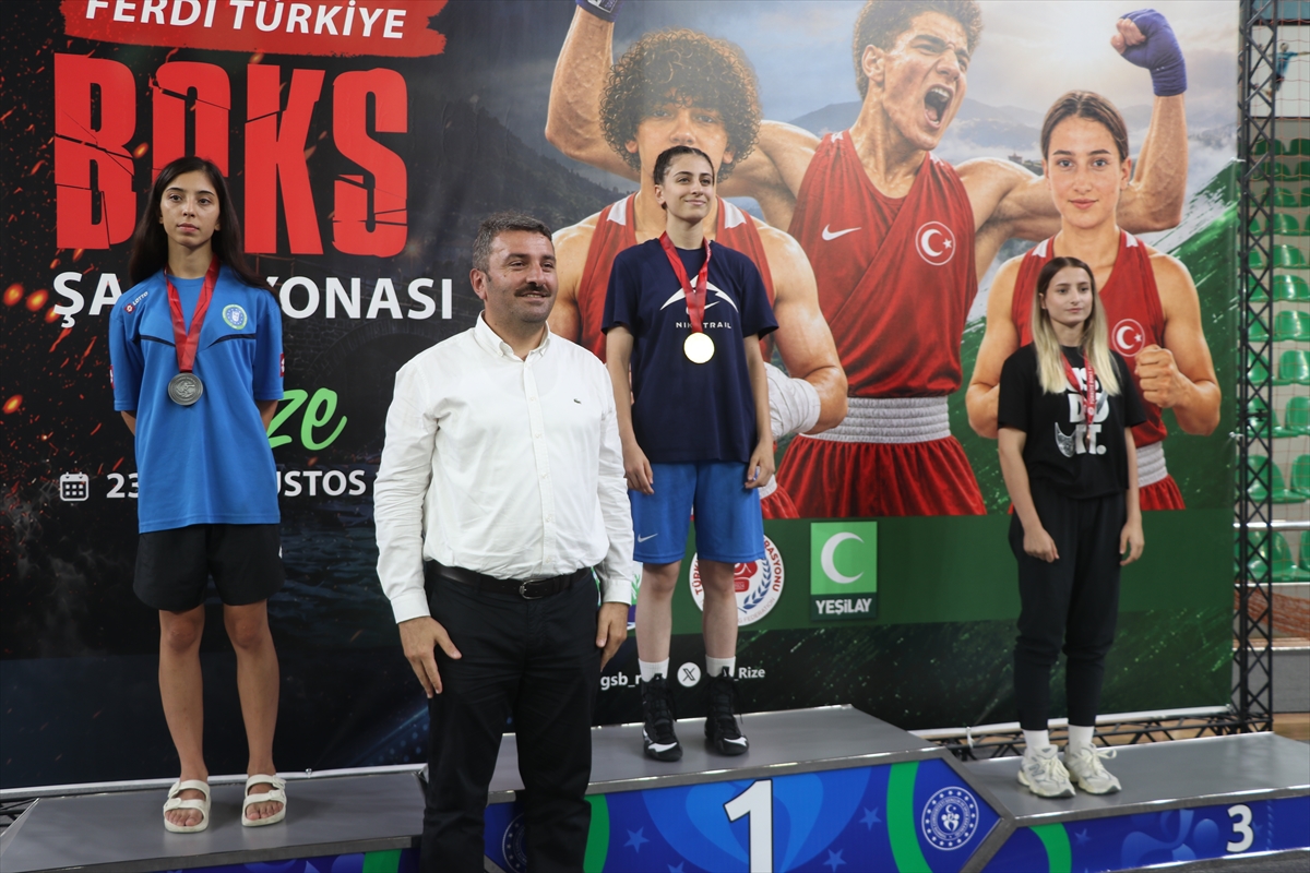Rize'deki Yeşilay Boks Şampiyonası sona erdi, Yılmaz şampiyon