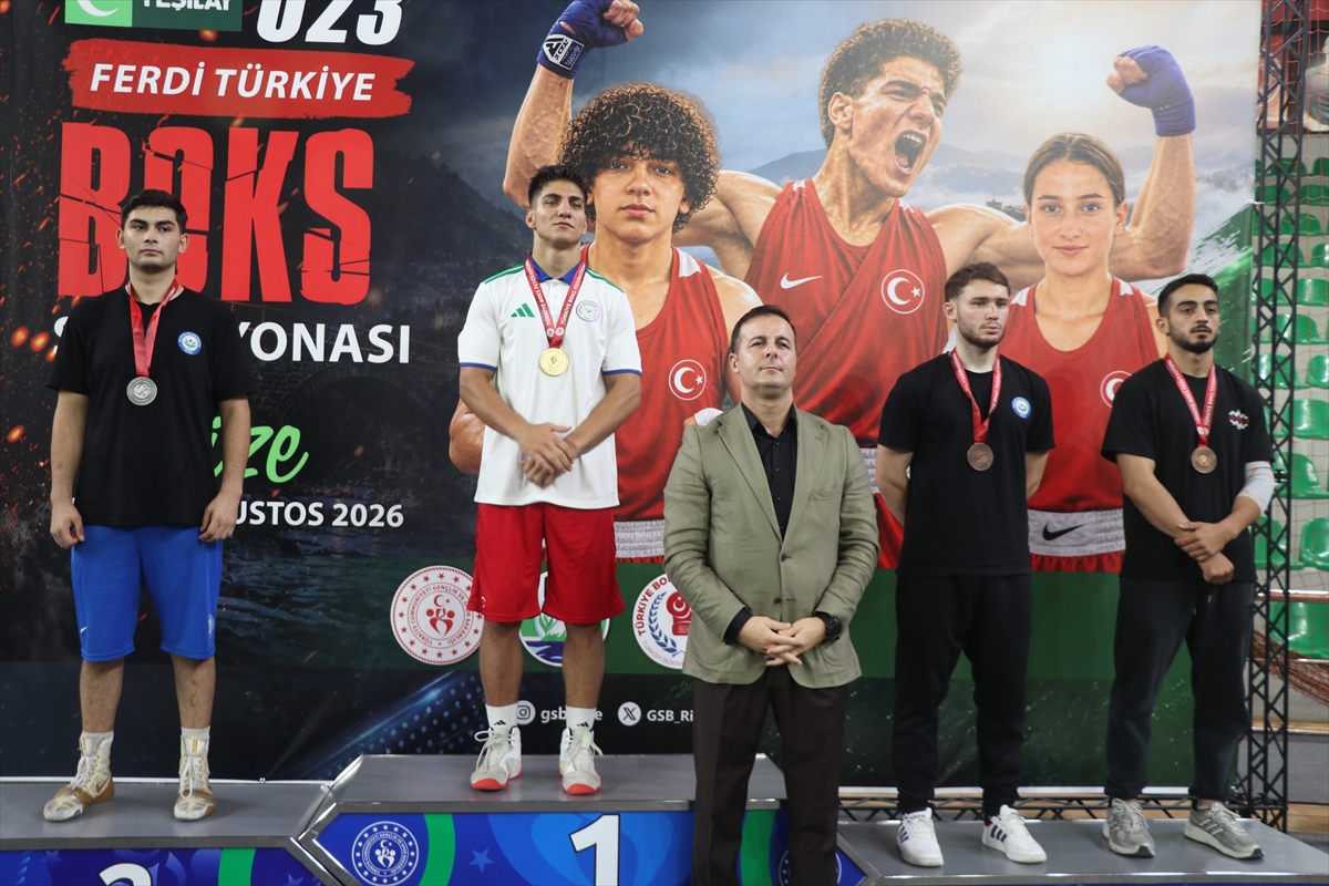 Rize'deki Yeşilay Boks Şampiyonası sona erdi, Yılmaz şampiyon
