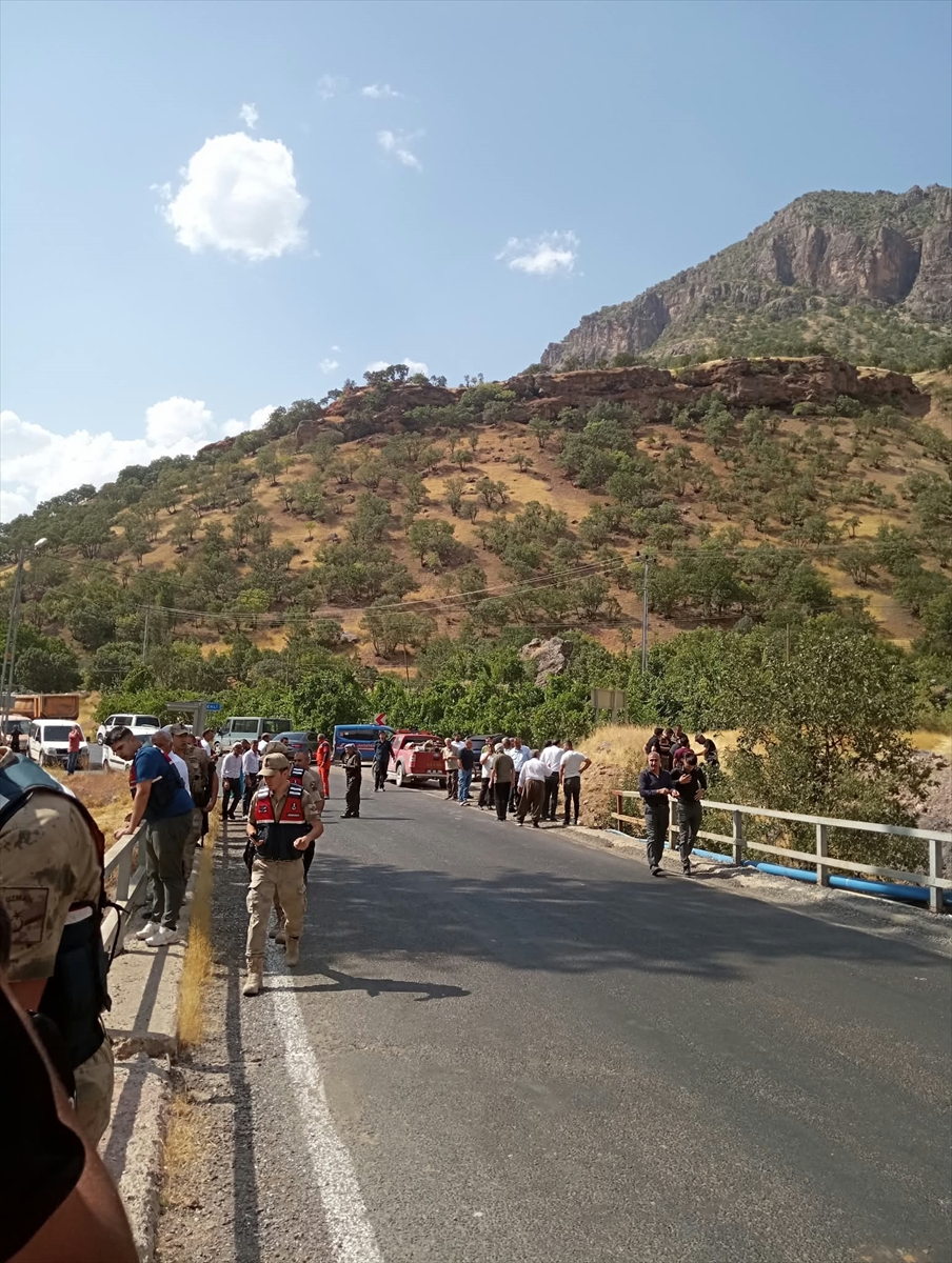 Hakkari'de arazöz Zap Suyu'na düştü: 3 kişi yaralandı