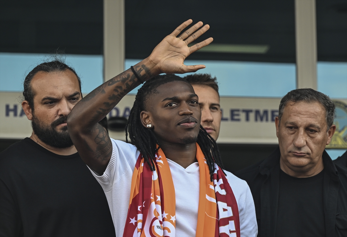 Rafael Leao İstanbul'da: Galatasaray taraftarına mesaj