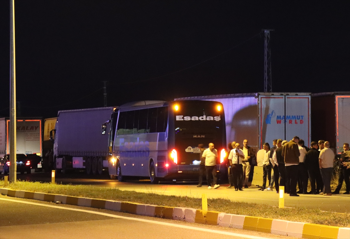 GÜNCELLEME - Erzincan-Sivas kara yolu heyelan sonrası yeniden ulaşıma açıldı