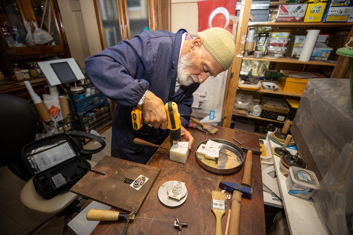 Mehmet Şaban Can: Özgün hat tablolarıyla camileri süslüyor