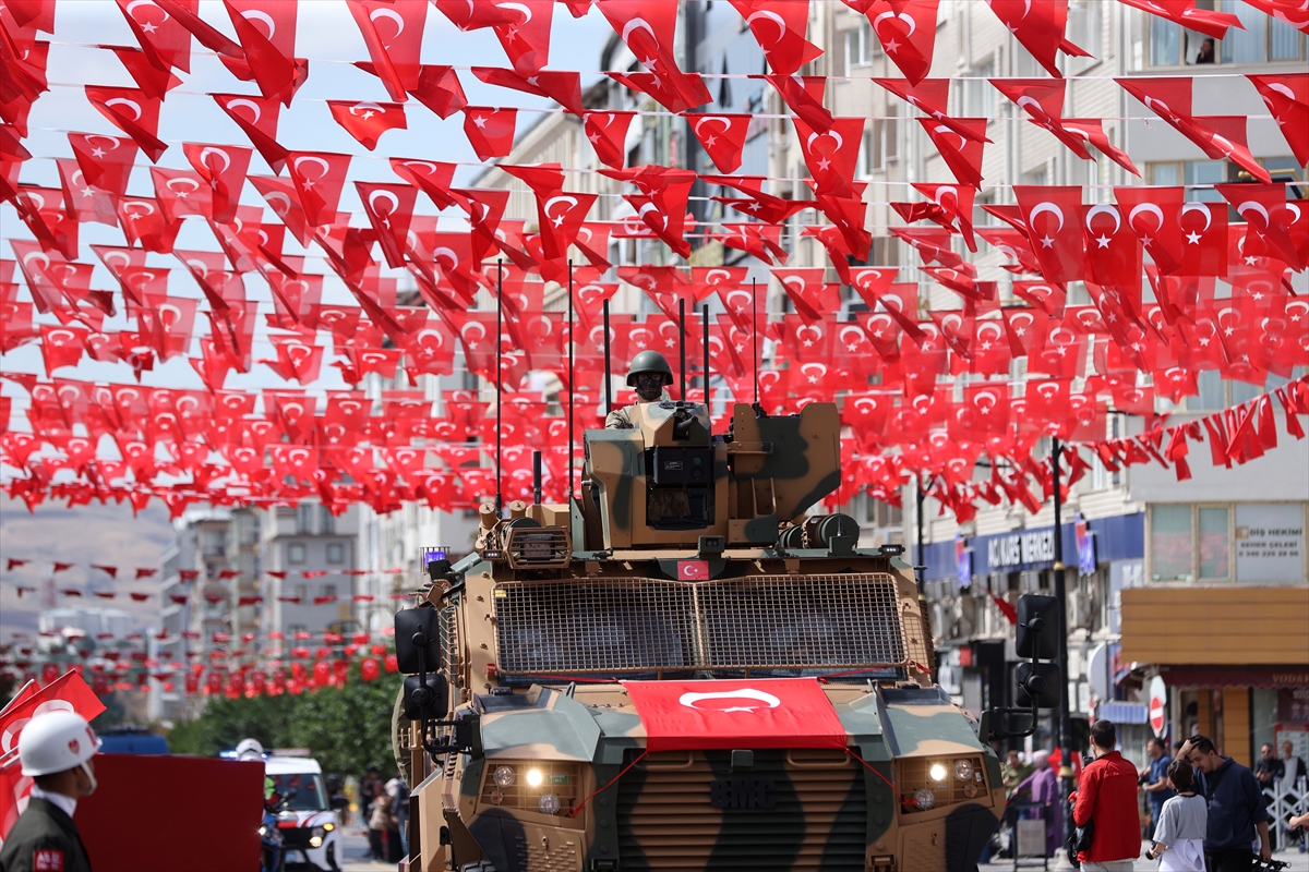30 Ağustos Zafer Bayramı: İç Anadolu'da 7 il kutlandı