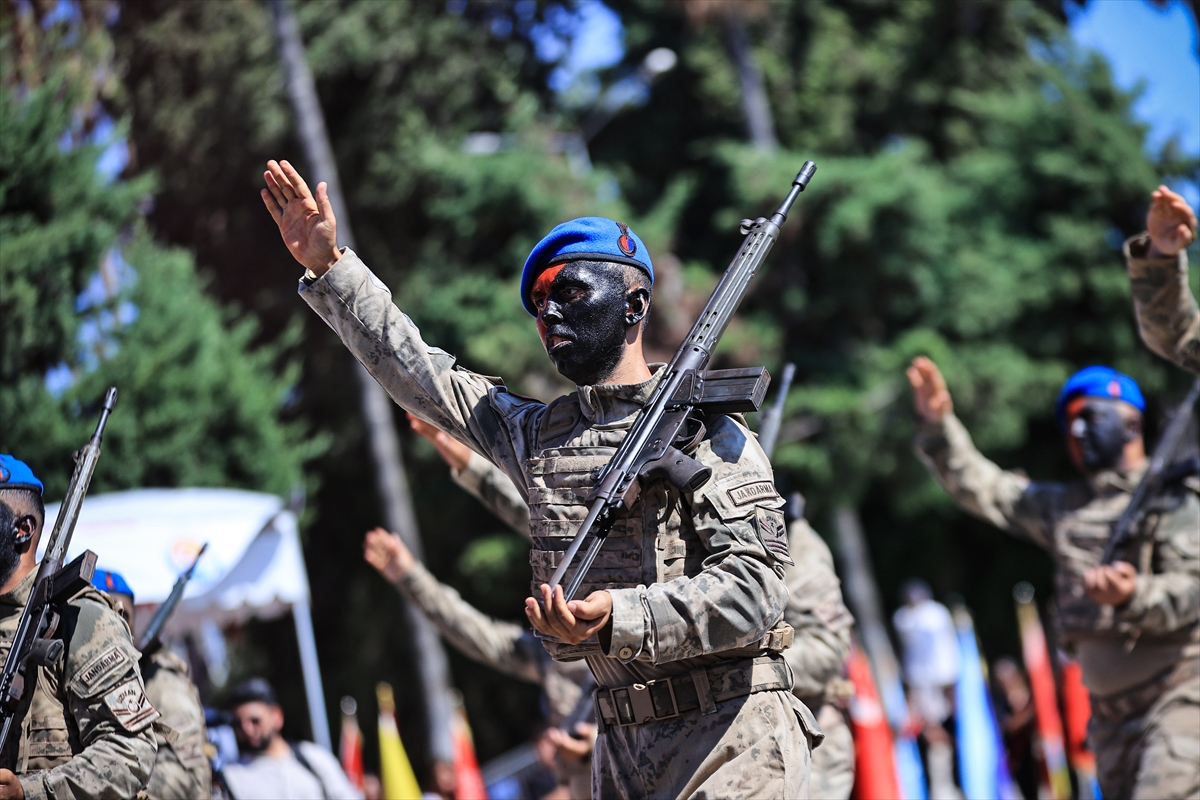 Adana, Mersin, Hatay ve Osmaniye'de Zafer Bayramı kutlandı