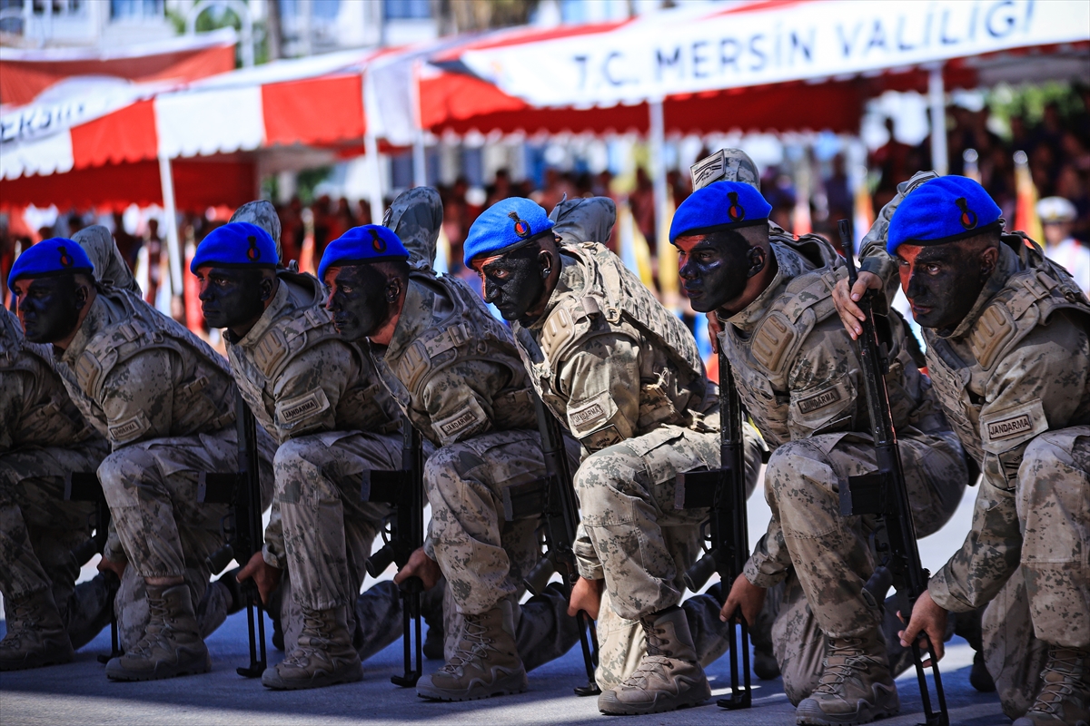 Adana, Mersin, Hatay ve Osmaniye'de Zafer Bayramı kutlandı