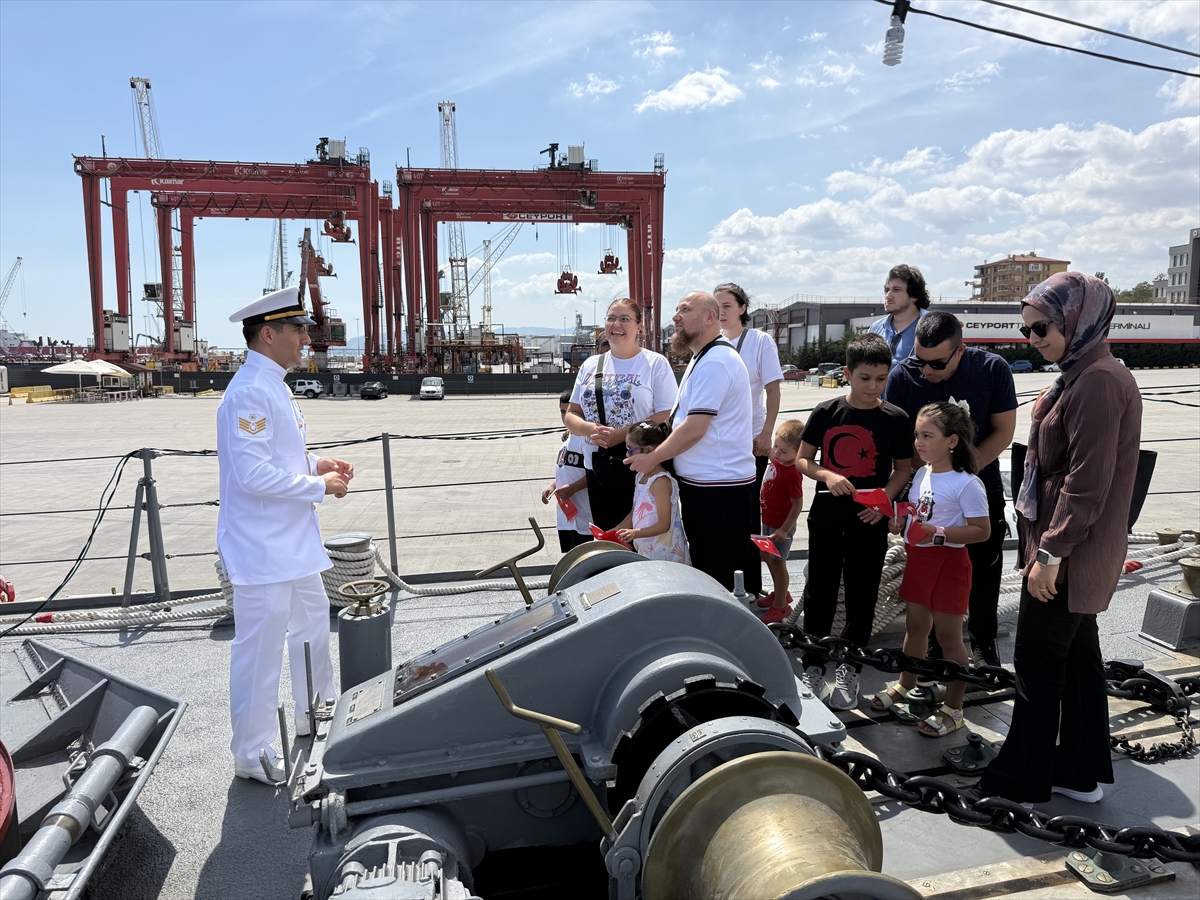 Tekirdağ'da TCG Enez mayın avlama gemisi ziyarete açıldı