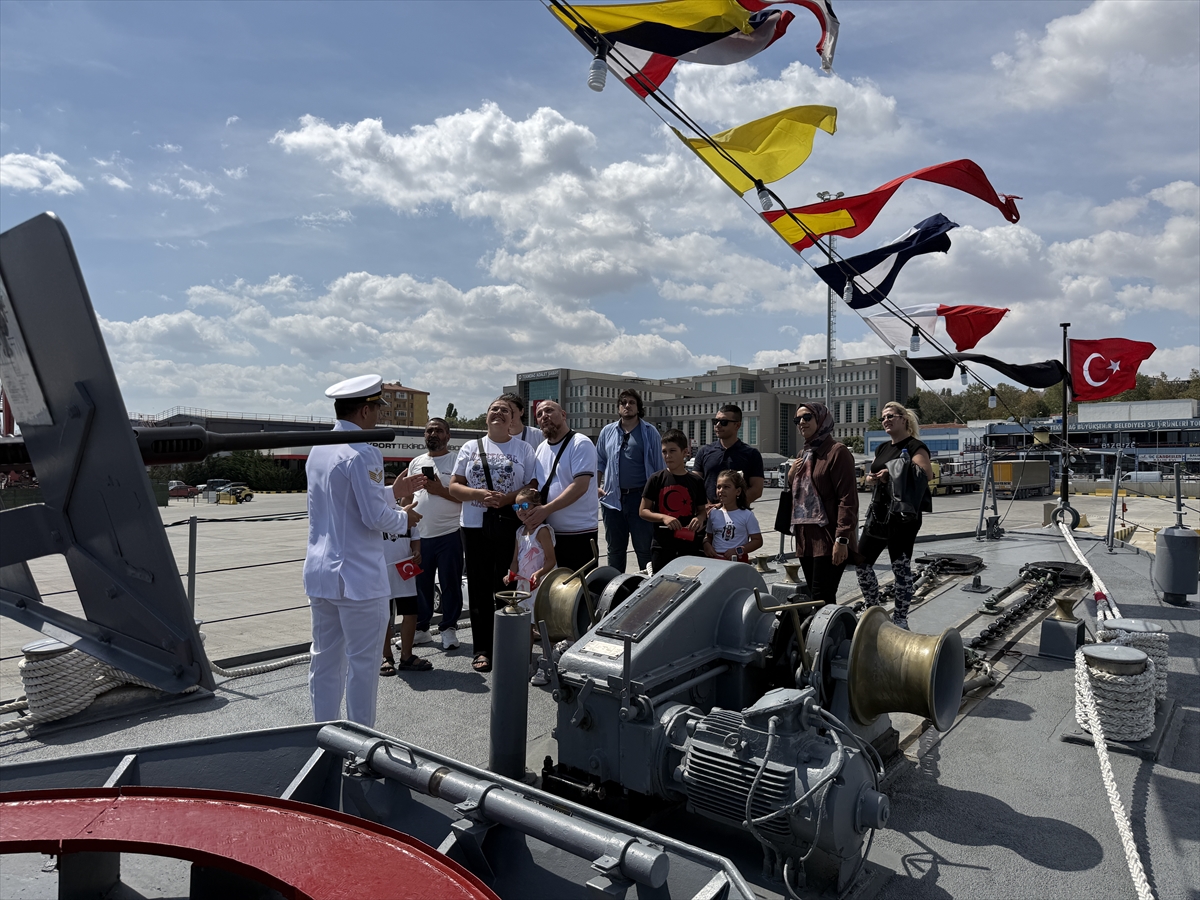 Tekirdağ'da TCG Enez mayın avlama gemisi ziyarete açıldı
