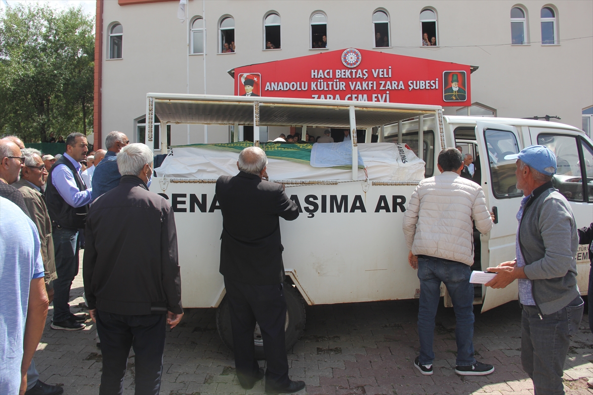 İzmir kazasında ölen gurbetçi çift Sivas'ta defnedildi
