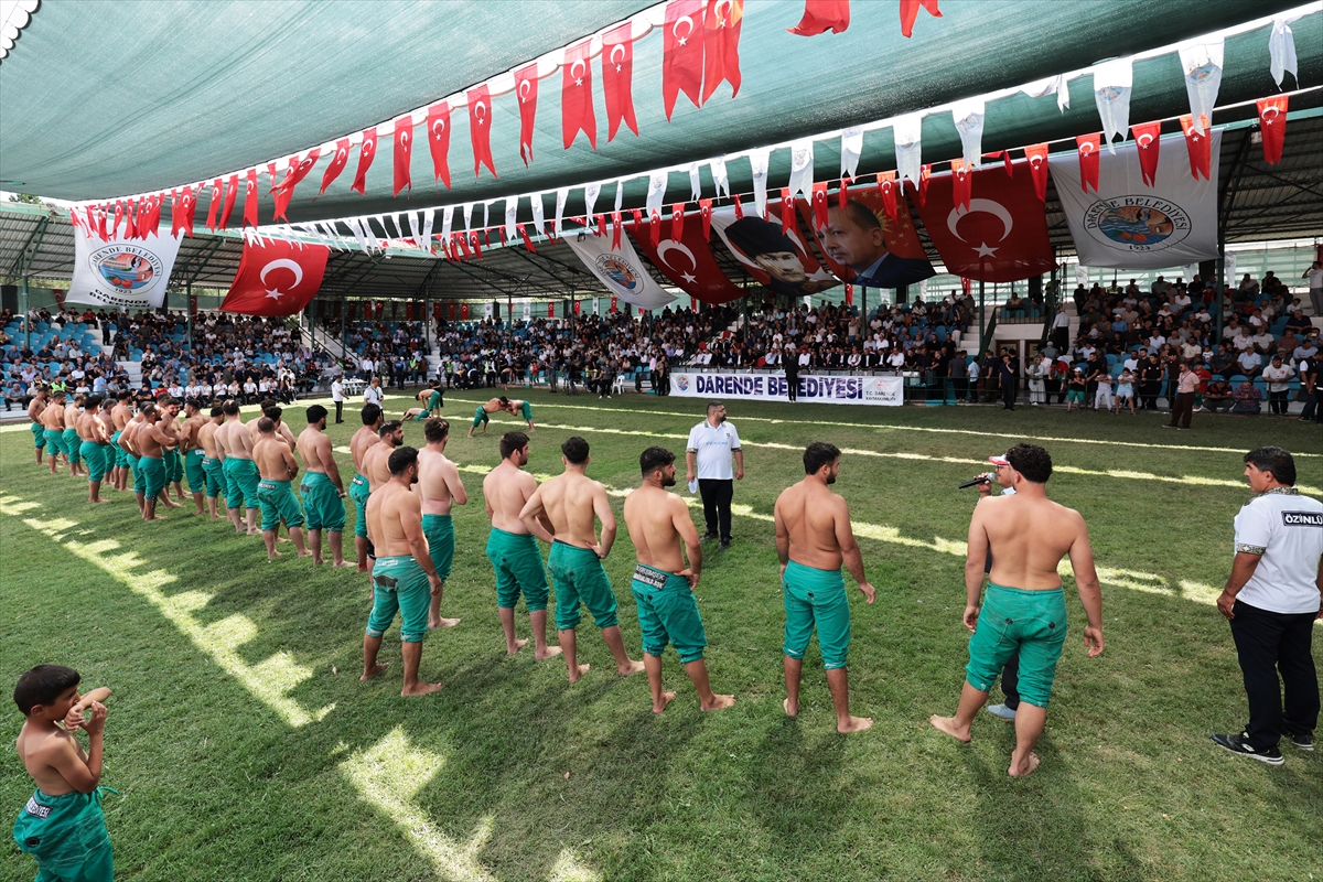 Feyzullah Aktürk: Zengibar Güreşleri'nde başpehlivan oldu
