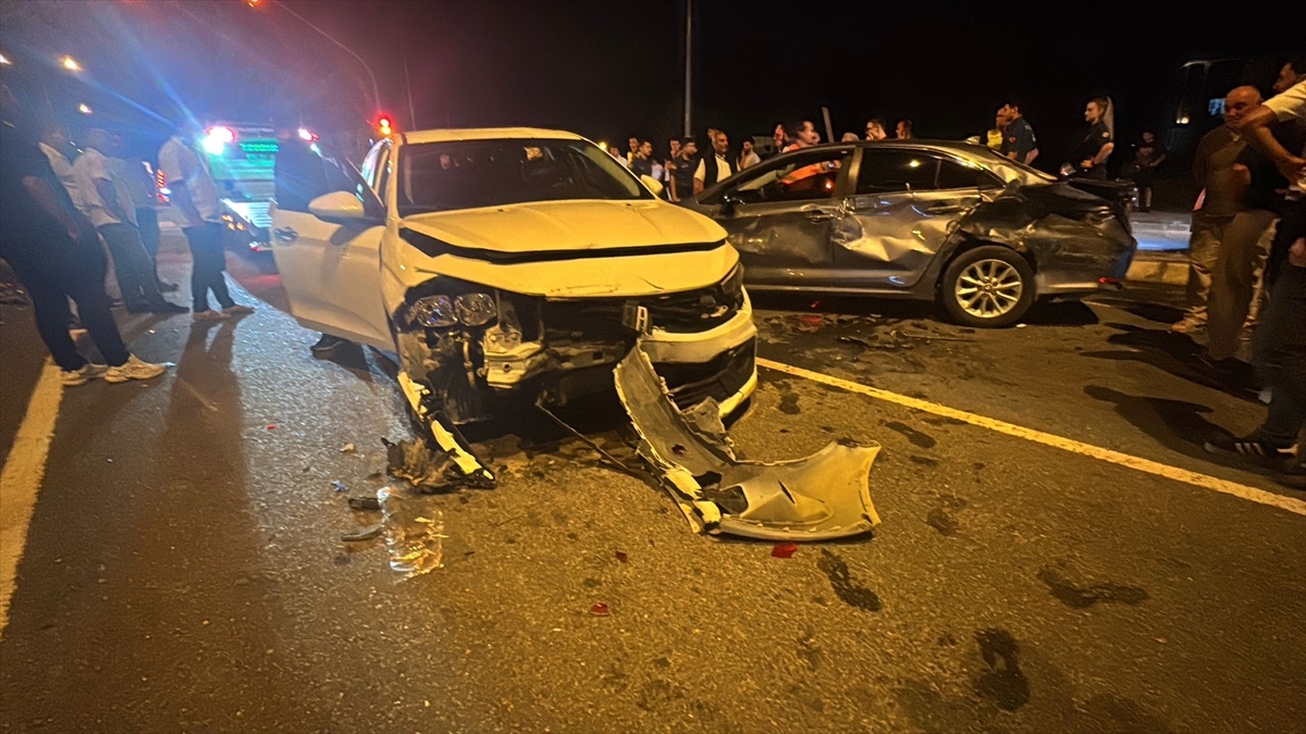 Düzce'de zincirleme trafik kazasında 2 kişi yaralandı