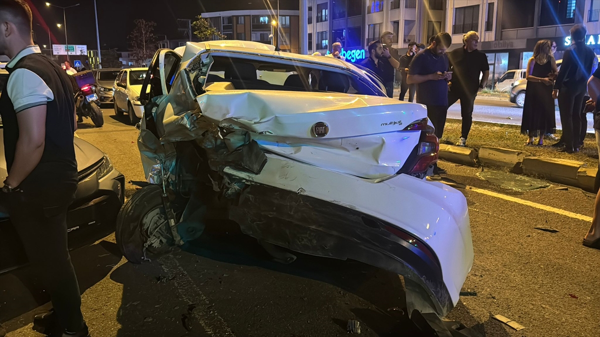 Düzce'de zincirleme trafik kazasında 2 kişi yaralandı