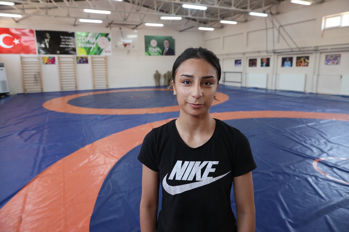 Genç Güreşçiler Hedef Belirledi: Yasemin Adar Gibi Zirveye