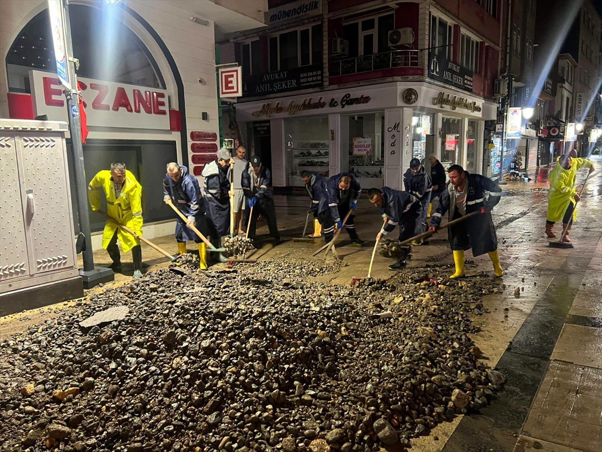 Ordu ve Giresun'da sağanak etkili oldu: Su baskınları yaşandı