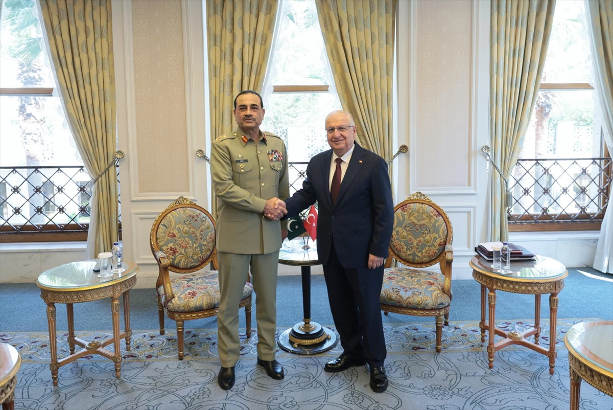 Milli Savunma Bakanı Güler: Pakistan Komutanı Munir ile görüştü
