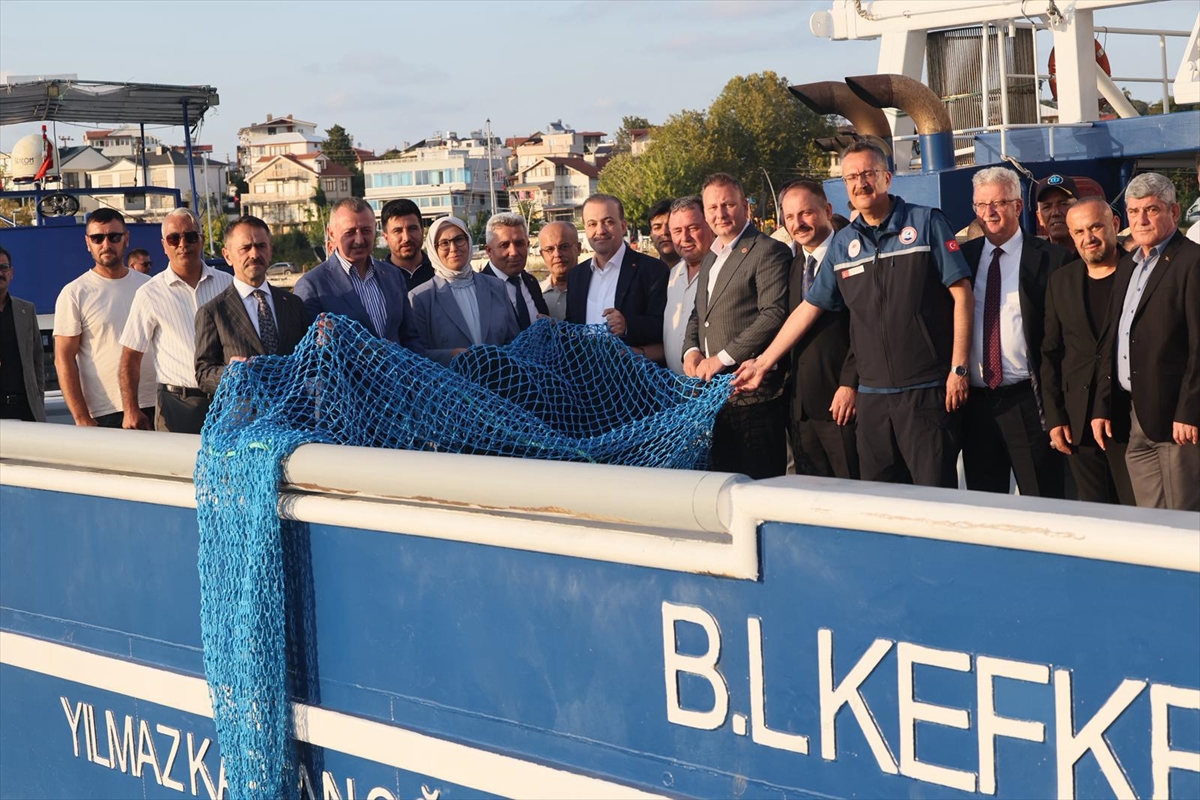Kocaeli'de balıkçılar yeni av sezonuna törenle 'Vira Bismillah' dedi