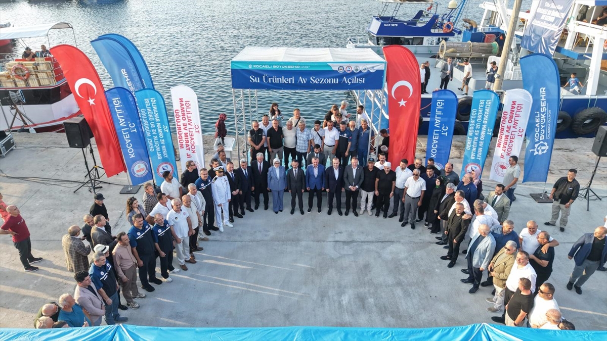 Kocaeli'de balıkçılar yeni av sezonuna törenle 'Vira Bismillah' dedi