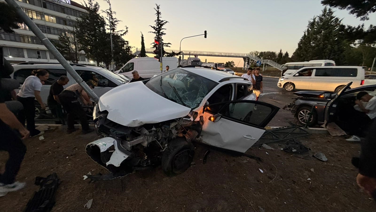 Tekirdağ Çerkezköy'de trafik kazası: 3'ü çocuk 6 yaralı