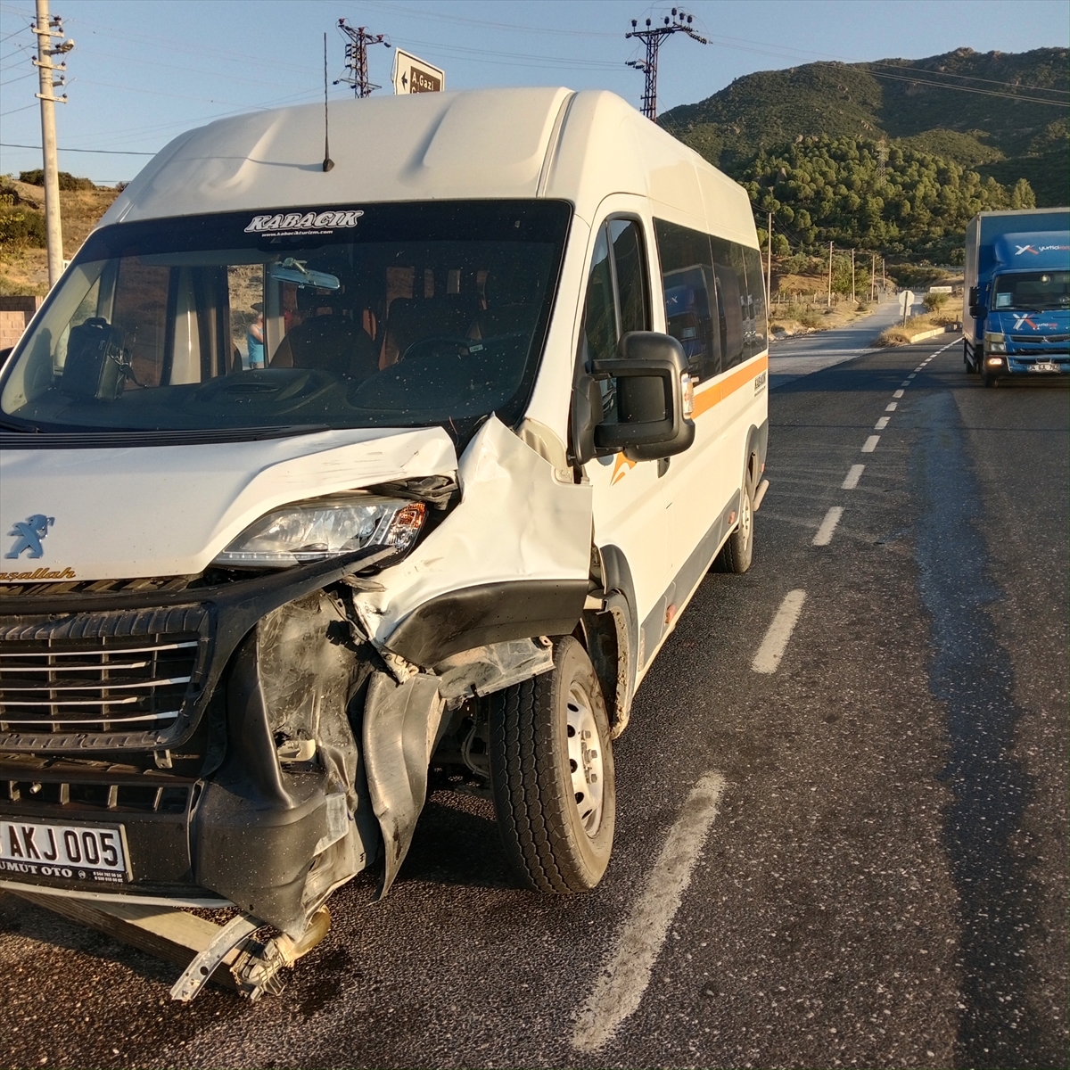 Aydın Çine'de minibüsle çarpışan motosiklet sürücüsü hayatını kaybetti