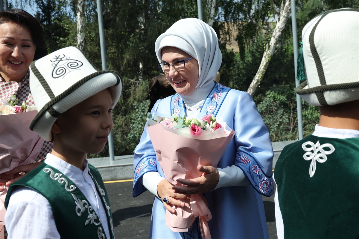 Emine Erdoğan: Kırgızistan'da lider eşleriyle bir araya geldi