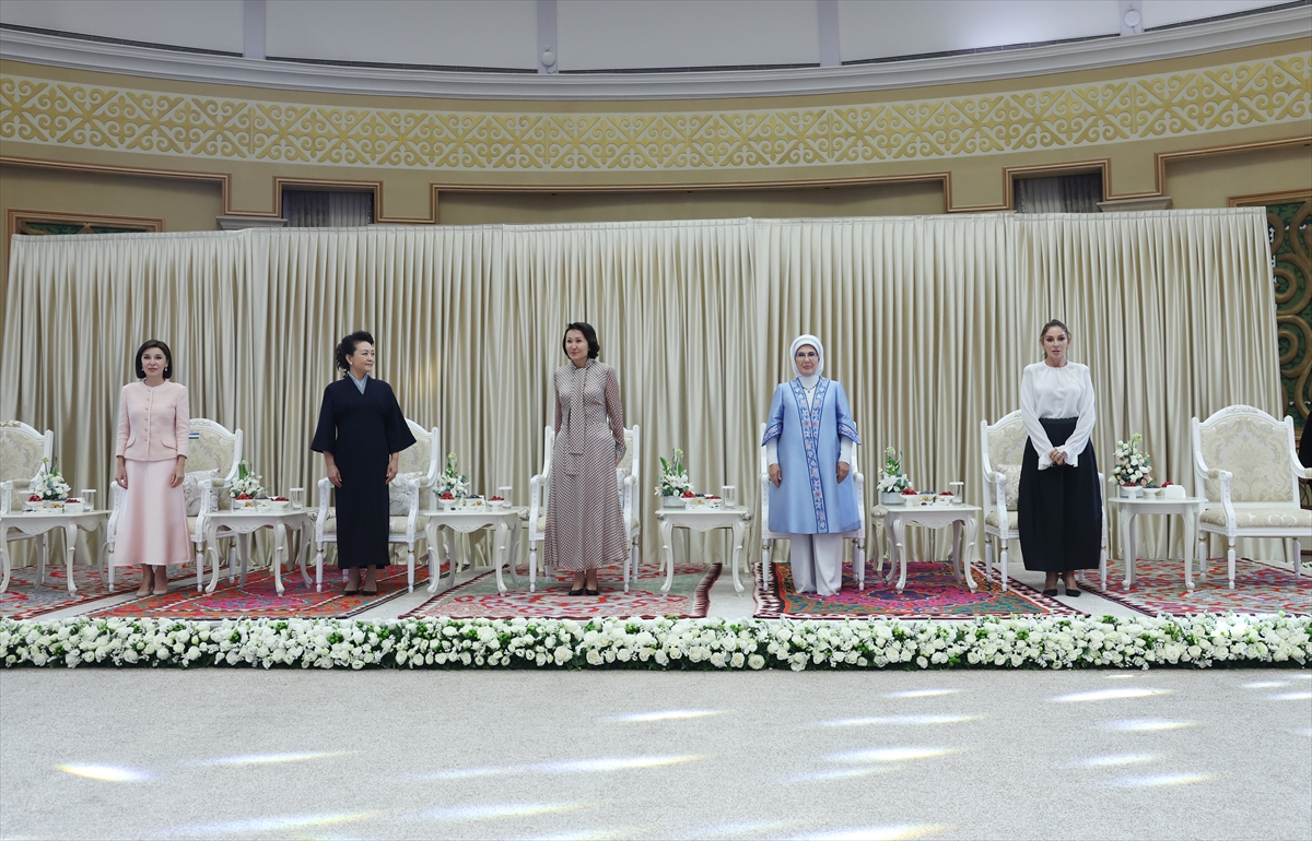 Emine Erdoğan: Kırgızistan'da lider eşleriyle bir araya geldi