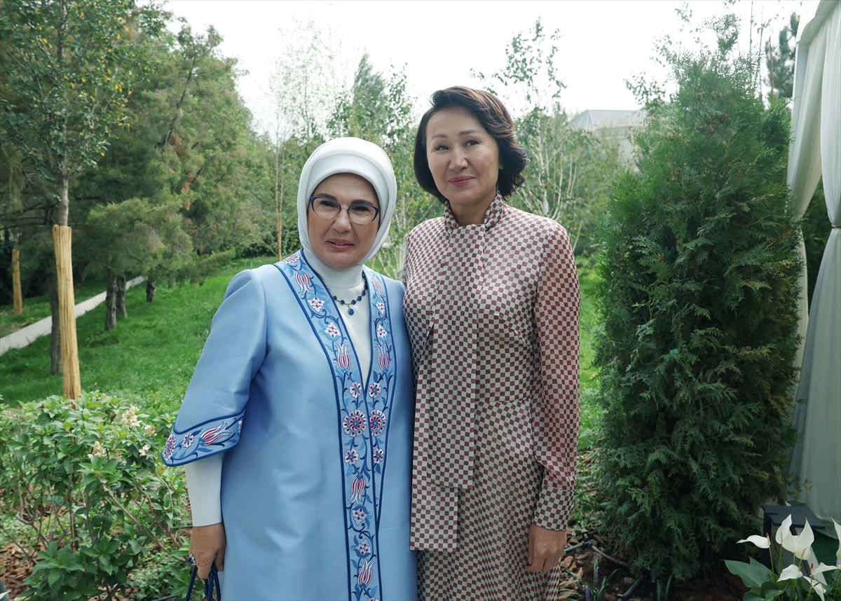 Emine Erdoğan: Kırgızistan'da lider eşleriyle bir araya geldi