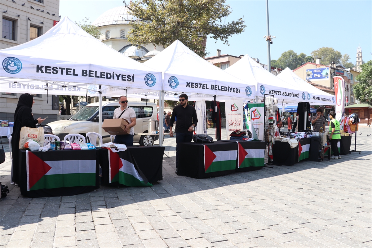 Bursa'da Filistinli Öğrencilere Destek İçin Hayır Çarşısı