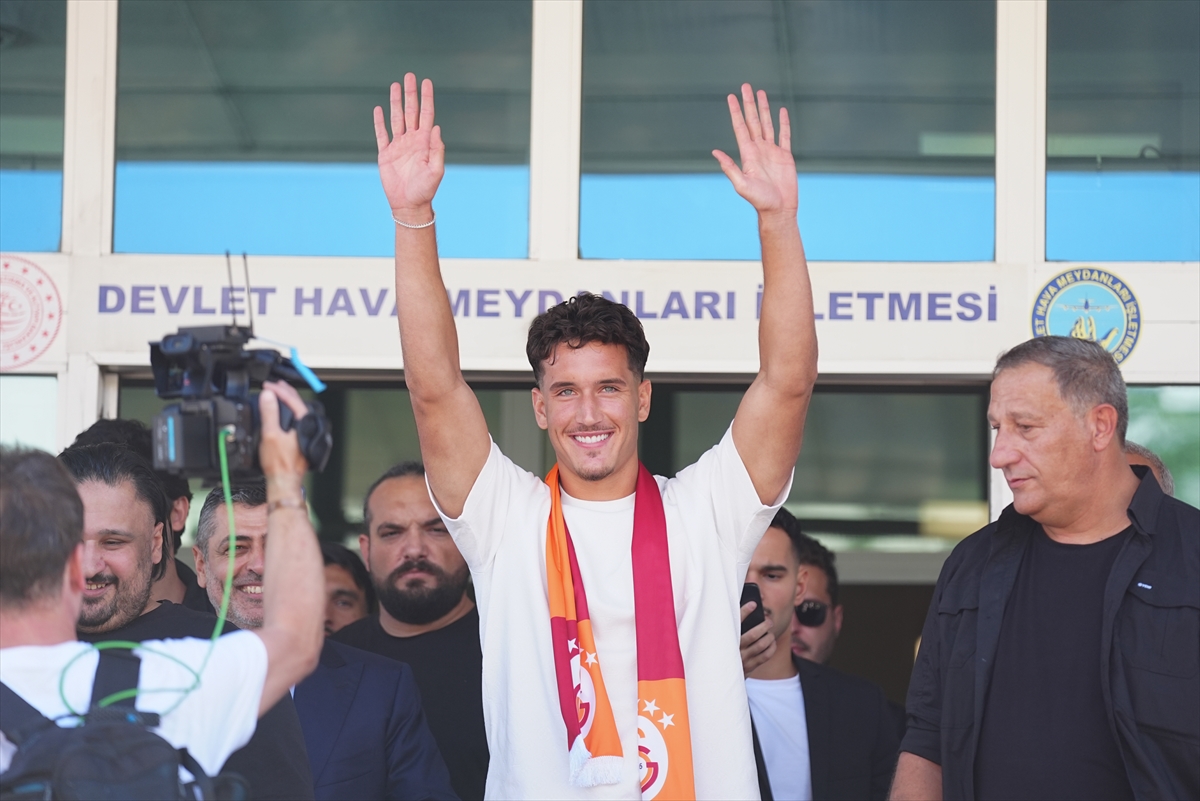 Deniz Gül: Galatasaray için İstanbul'a geldim, heyecanlıyım