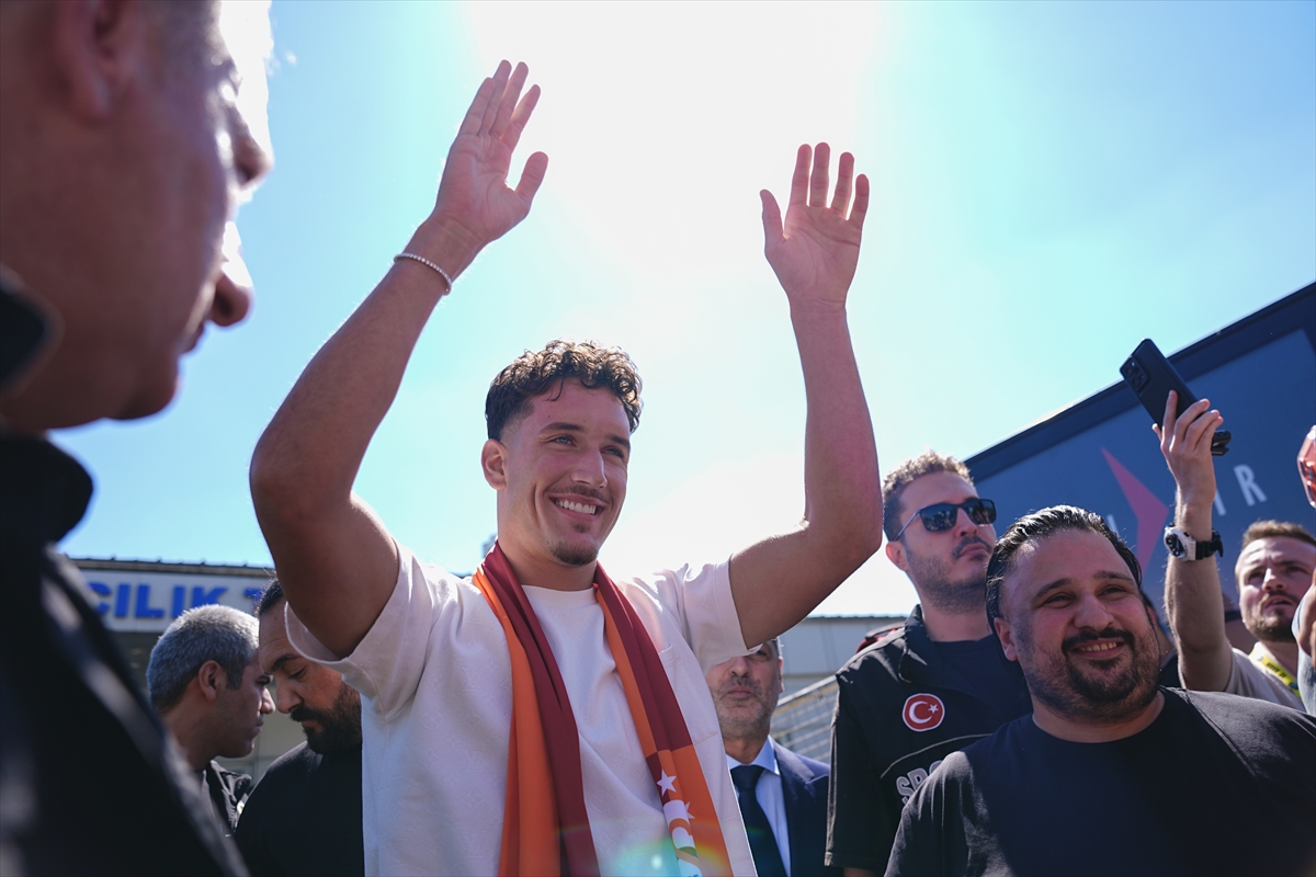 Deniz Gül: Galatasaray için İstanbul'a geldim, heyecanlıyım