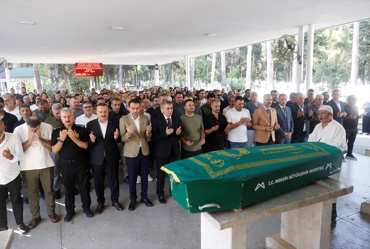 KKTC gemi kazası kurbanı Reyhan Verim Mersin'de toprağa verildi