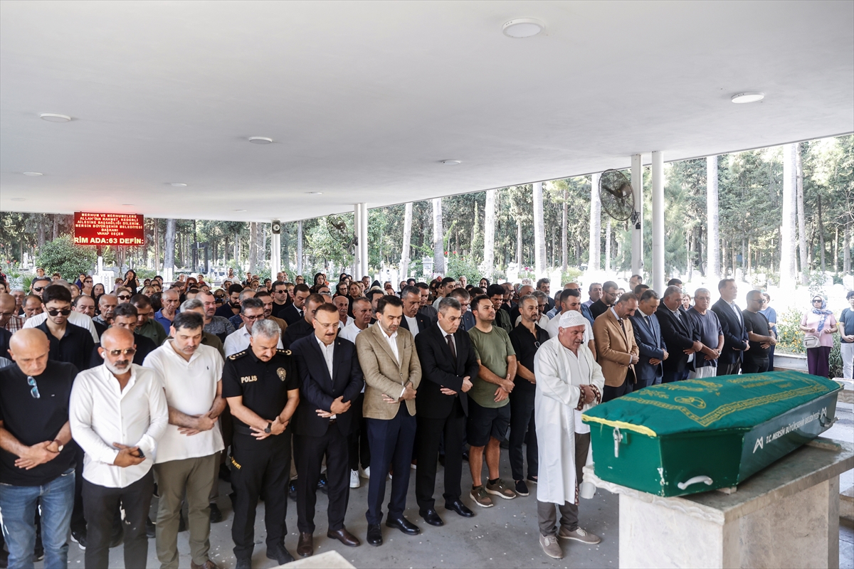 KKTC gemi kazası kurbanı Reyhan Verim Mersin'de toprağa verildi