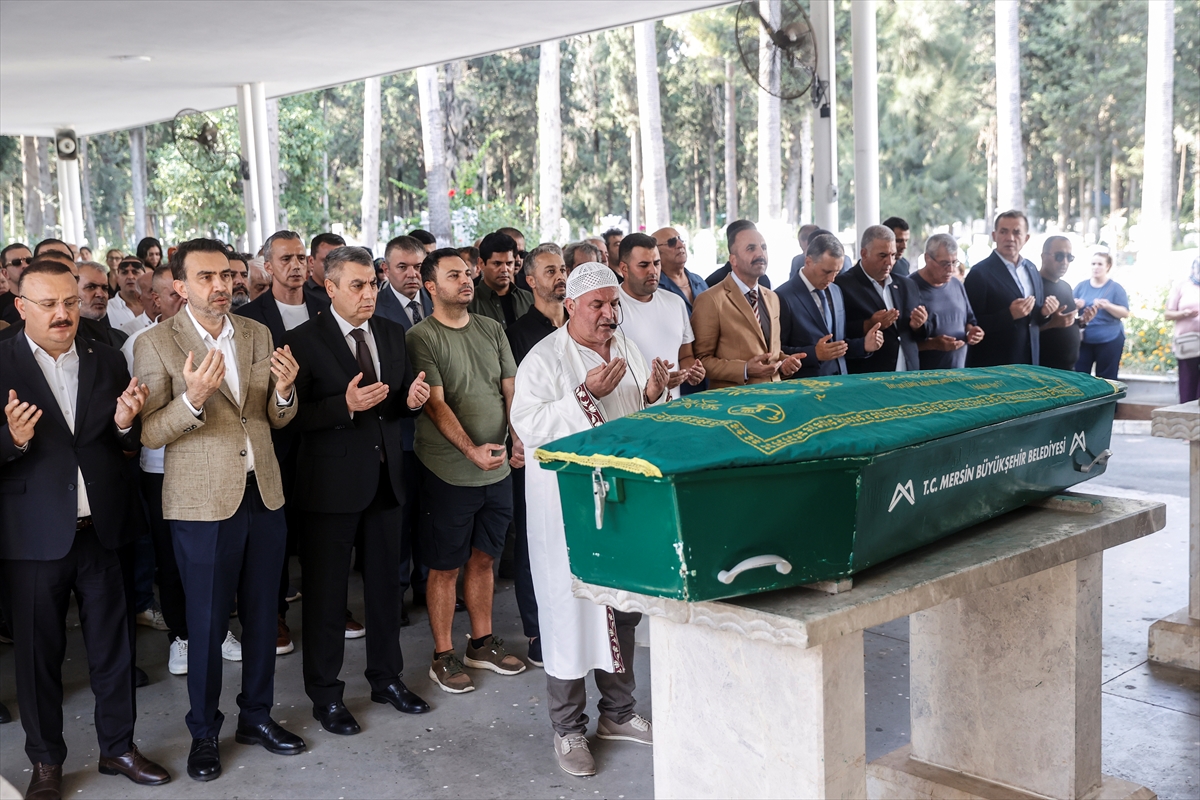 KKTC gemi kazası kurbanı Reyhan Verim Mersin'de toprağa verildi