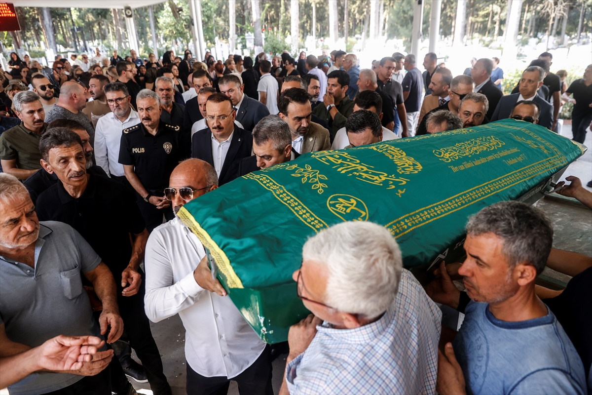 KKTC gemi kazası kurbanı Reyhan Verim Mersin'de toprağa verildi